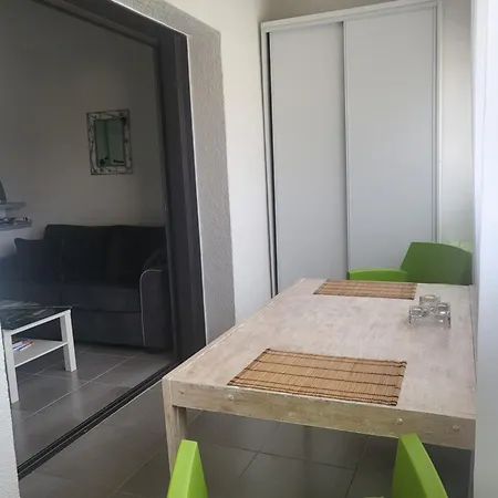 Bel A 300 Metres De La +parking Apartment